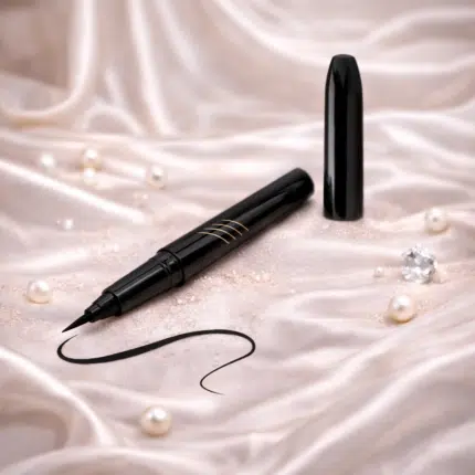 Radiant Lineproof Eyeliner – Водоустойчива течна очна линия тип маркер, 1 ml | Macaroma.bg